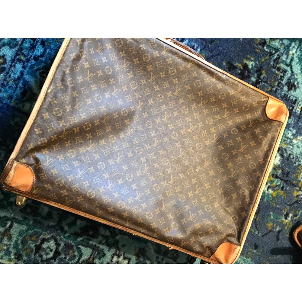 AUTHENTIC VINTAGE LOUIS VUITTON